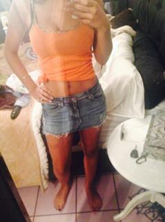 Parker McKenna Posey feet photo thumbnail
