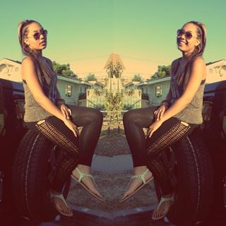 Parker McKenna Posey feet photo thumbnail
