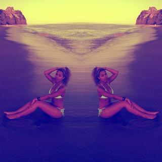 Parker McKenna Posey feet photo thumbnail
