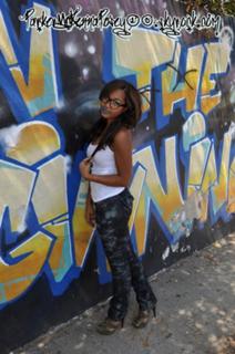 Parker McKenna Posey feet photo thumbnail
