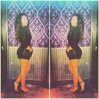 Parker McKenna Posey feet photo thumbnail