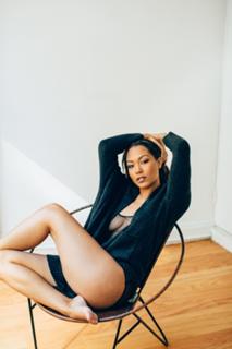 Parker McKenna Posey feet photo thumbnail