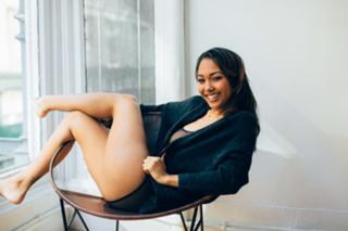 Parker McKenna Posey feet photo thumbnail