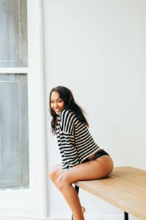 Parker McKenna Posey feet photo thumbnail