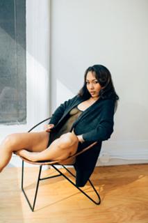 Parker McKenna Posey feet photo thumbnail