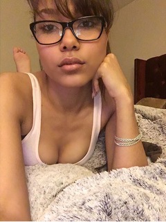 Parker McKenna Posey feet photo thumbnail