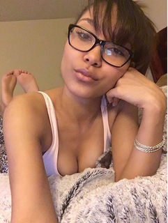 Parker McKenna Posey feet photo thumbnail