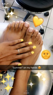 Parker McKenna Posey feet photo thumbnail
