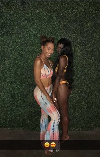 Parker McKenna Posey feet photo thumbnail