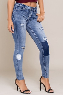 Parker McKenna Posey feet photo thumbnail