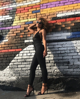 Parker McKenna Posey feet photo thumbnail