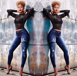 Parker McKenna Posey feet photo thumbnail