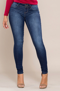 Parker McKenna Posey feet photo thumbnail
