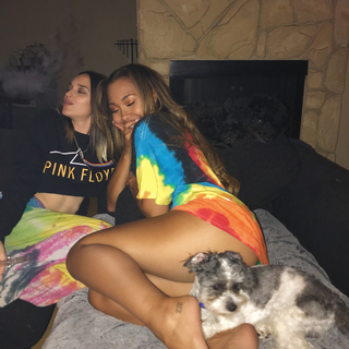 Parker McKenna Posey feet photo thumbnail