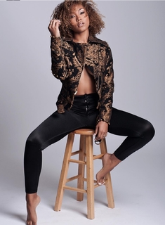 Parker McKenna Posey feet photo thumbnail
