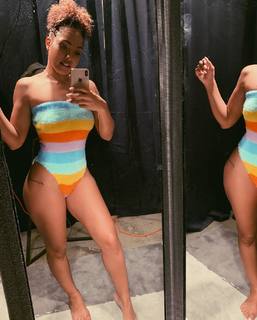 Parker McKenna Posey feet photo thumbnail
