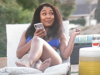 Parker McKenna Posey feet photo thumbnail