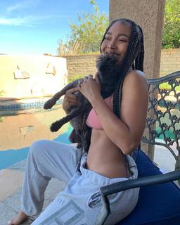 Parker McKenna Posey feet photo thumbnail
