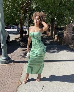 Parker McKenna Posey feet photo thumbnail