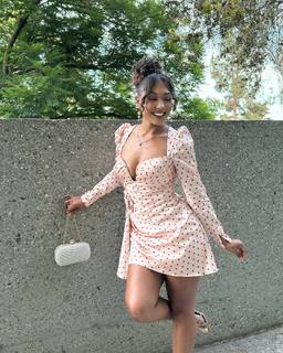 Parker McKenna Posey feet photo thumbnail