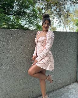 Parker McKenna Posey feet photo thumbnail