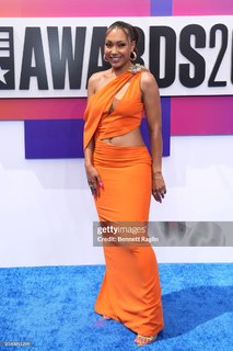 Parker McKenna Posey feet photo thumbnail