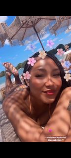 Parker McKenna Posey feet photo thumbnail