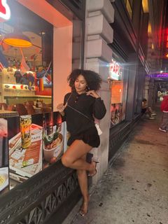 Parker McKenna Posey feet photo 3
