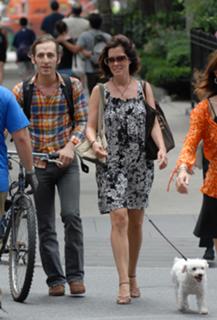 Parker Posey feet photo thumbnail