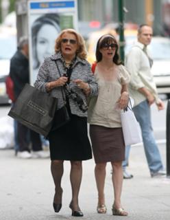 Parker Posey feet photo thumbnail