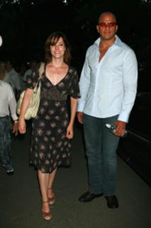 Parker Posey feet photo thumbnail