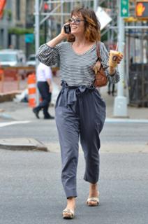 Parker Posey feet photo thumbnail