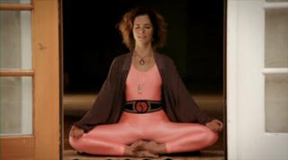 Parker Posey feet photo thumbnail