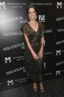 Parker Posey feet photo thumbnail