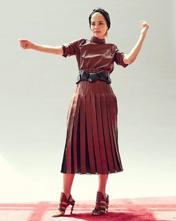 Parker Posey feet photo thumbnail