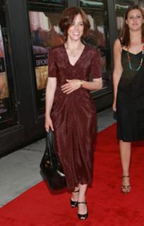 Parker Posey feet photo thumbnail