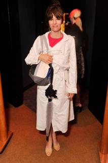 Parker Posey feet photo thumbnail