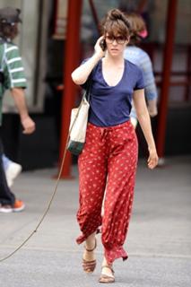 Parker Posey feet photo thumbnail