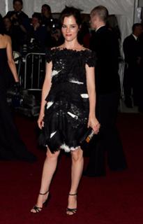 Parker Posey feet photo thumbnail