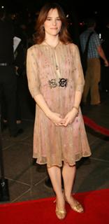 Parker Posey feet photo thumbnail