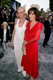 Parker Posey feet photo thumbnail