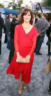 Parker Posey feet photo thumbnail