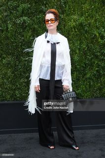 Parker Posey feet photo 17