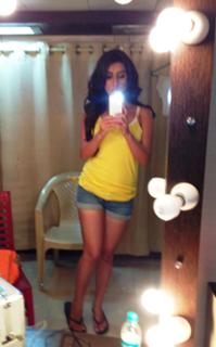 Parul Gulati feet photo thumbnail