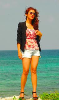 Parul Gulati feet photo thumbnail