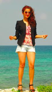 Parul Gulati feet photo thumbnail