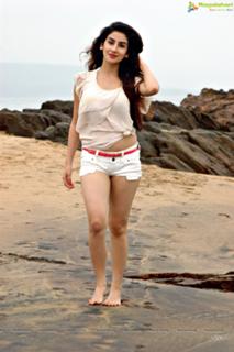 Parul Gulati feet photo thumbnail