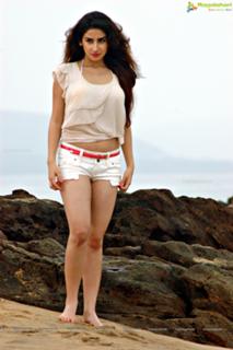 Parul Gulati feet photo thumbnail