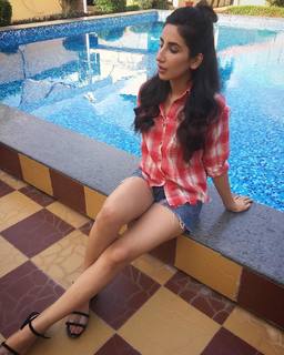Parul Gulati feet photo thumbnail