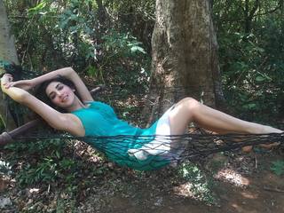 Parul Gulati feet photo thumbnail